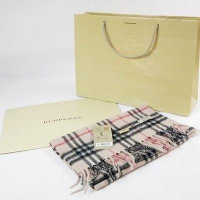 BURBERRY Scarf-17